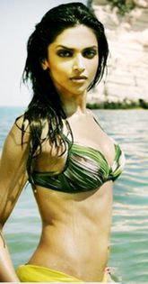 Hot-and-sexy-Deepika-Padukone-in-green-bra-on-beach-2013[1]