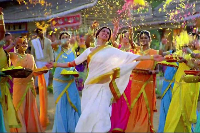 410960-chennai-express[1] - Deepika Dances