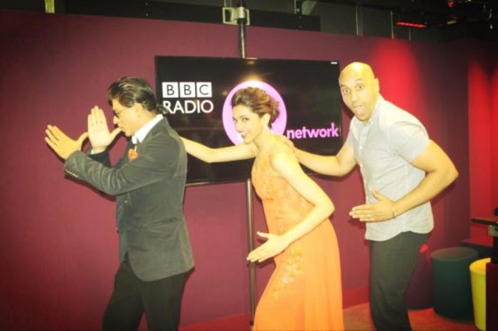 SRK-DeepikaP-London4[1]