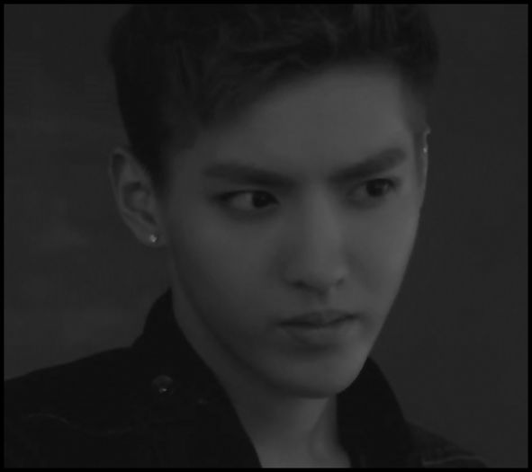 ▬ ▬ ▬ ▬ ▬ ▬ ▬ ▬ ▬ ▬ ▬ ▬ - x - b - Wu Yi Fan - EXO - M leader - w