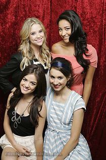 pretty-little-liars-ashley-benson-lucy-hale-troian-bellisario-shay-mitchell