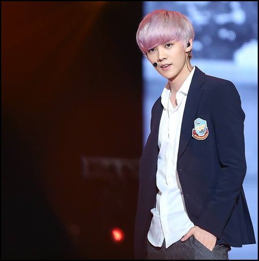 (LH) ..Cred caa..pe jos. :))