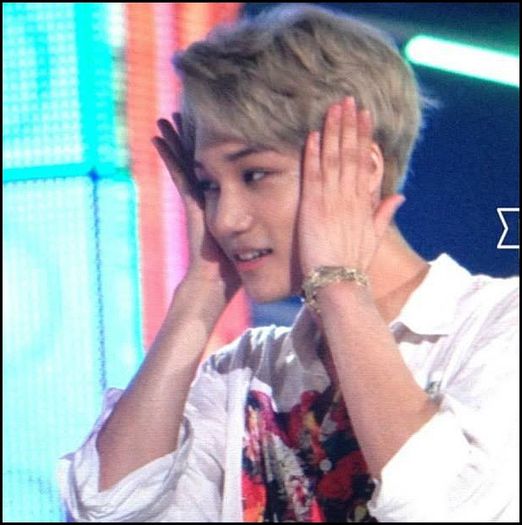 (Kai) .. Daa,stiu. ;;) Yaa. :( Cum adica nu merit?