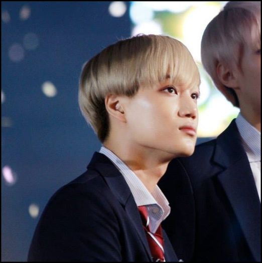 (Kai) ..Mmm, sa ma gandesc. :-? - Pentru caa..am vrut. ;))