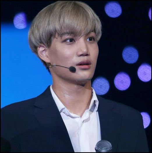 (Kai) ..[se aseaza la loc] Desigur. :)