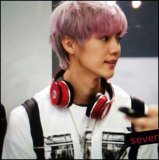 (LH) ..:| am ajuns sa o vad si pe asta. :-s