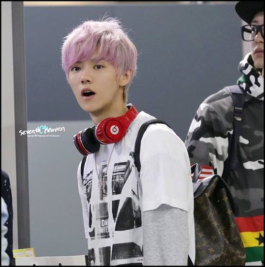 (LH) ..Sunt singurul care are nevoie de control medical la urechi? :) .. o.o [(Multumesc :">)]