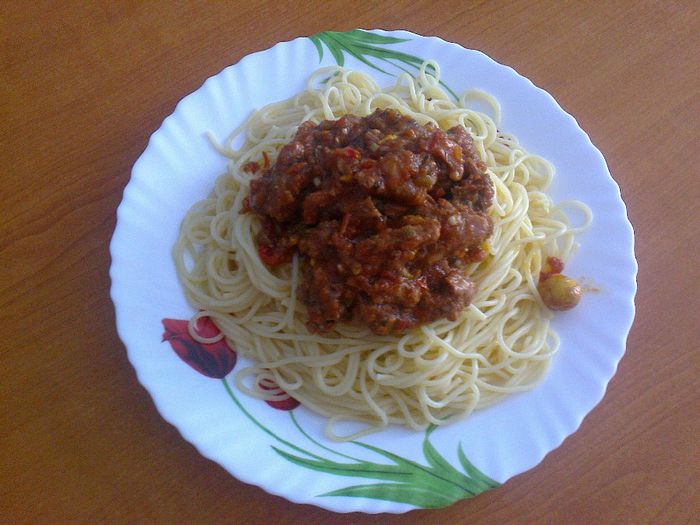 Spaghete si tocanita de gaina cu legume - Culinar 1