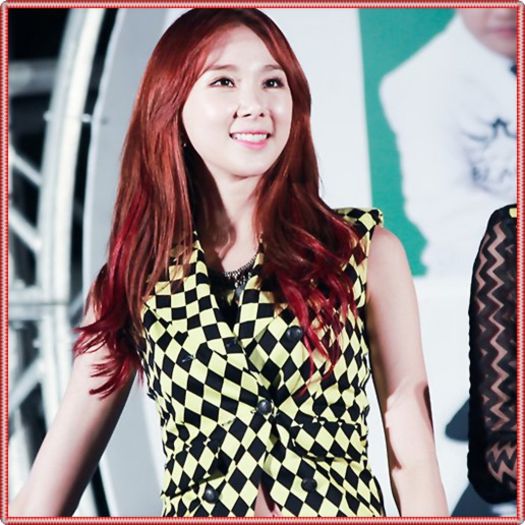 |.| (se uita la tel;apoi la HeeChul) Mmm..mergem? :-s :).