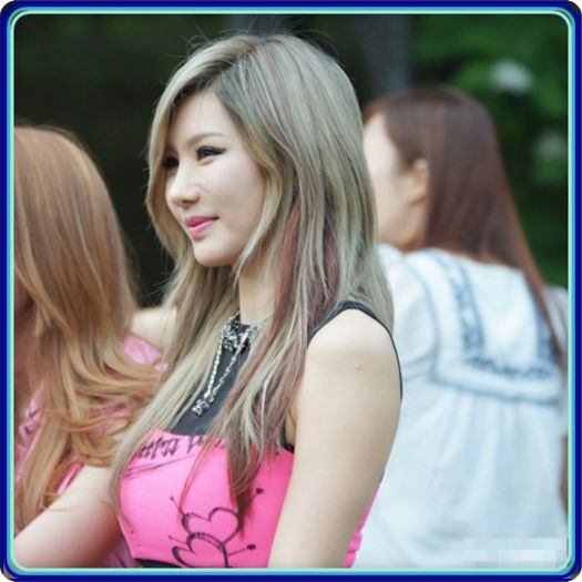 • All day..all night..pe scurt..all the time..:3.. Thnx BoA..:)) [isi ia geanta|scotoceste prin ea]
