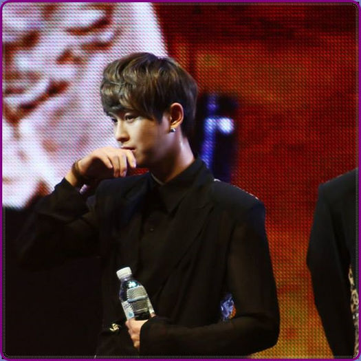 .&. Ce ma? o.O.. :-s.. Nici un bang..nici un pac..:-s.. Ma duc la LuHan daca faci asa..:-s