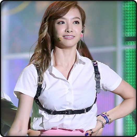 #. Okey..semnez. :)) Staii asa. :)) [fuge sus].