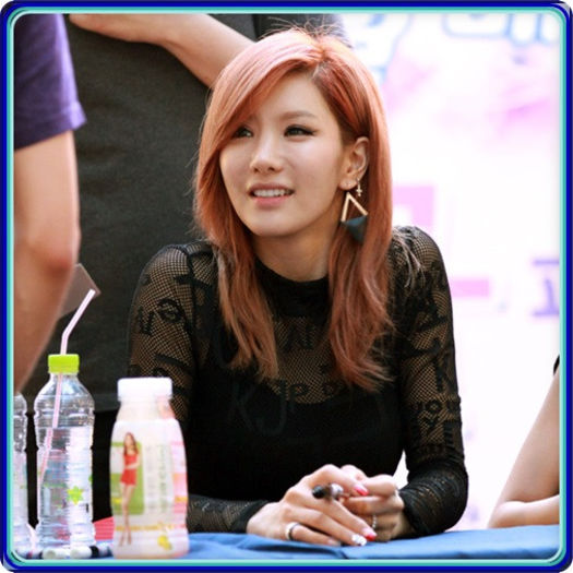 • MinWoo..vei avea o fundita in loc de limba de acum in colo :))=))