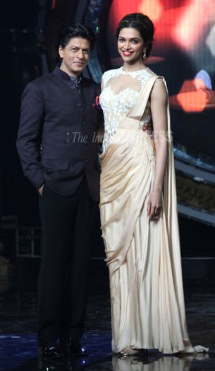 B_Id_405957_srk-deepika-padukone