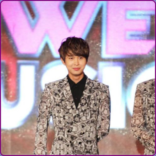 .&. Da :o3.. :)) Shht Jung Ah..:-w..:))