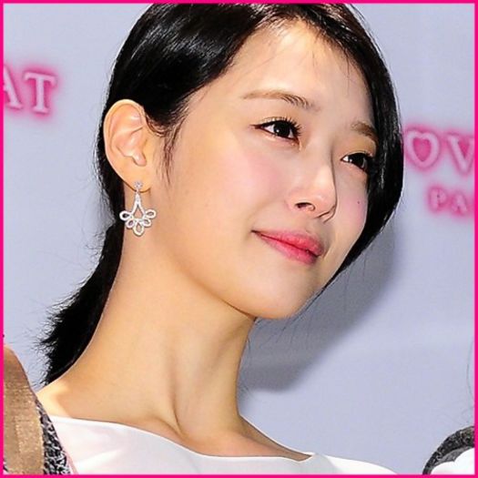 `.. Staii..asteapta`maa..noapte buna. :-s :D [fuge sus].