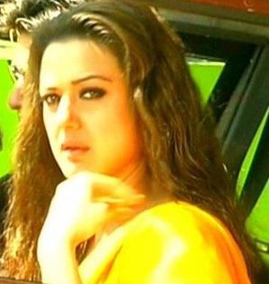 Tu taci, Marie, ma bruiezi!