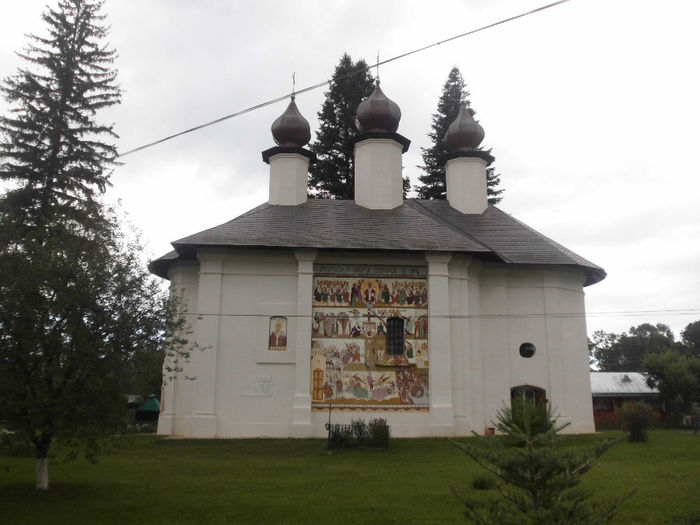 biserica mare a manastirii - La Manastirea Vorona jud Botosani