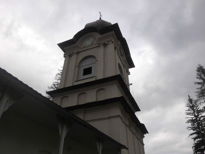 turnul-clopotnita de la intrarea in manastire - La Manastirea Vorona jud Botosani