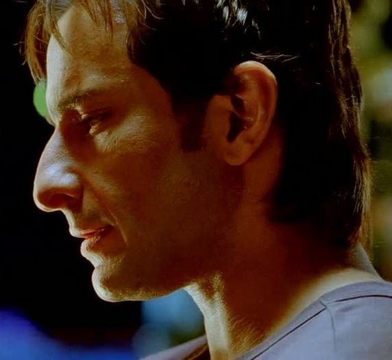 Ziceai ca.... ? ;;) *apropiindu-se de ea*