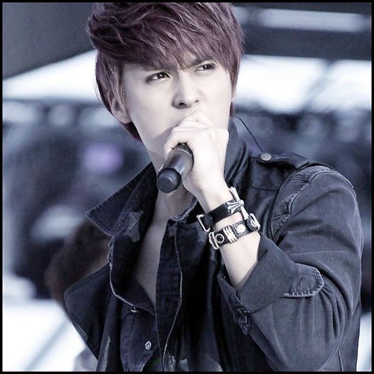 :x DongWoon <- ♥ - H - BEAST - I am B2UTY 4ever - H