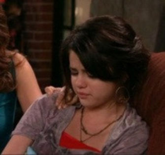 Apoi furioasa ,ii lua din mana tarusul lui Peter si i-l infipse in inima Melisei care murise