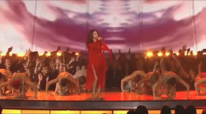 bscap0584 - xX_Come and Get It LIVE at MTV Movie Awards 2
