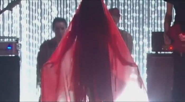 bscap0084 - xX_Come and Get It LIVE at MTV Movie Awards