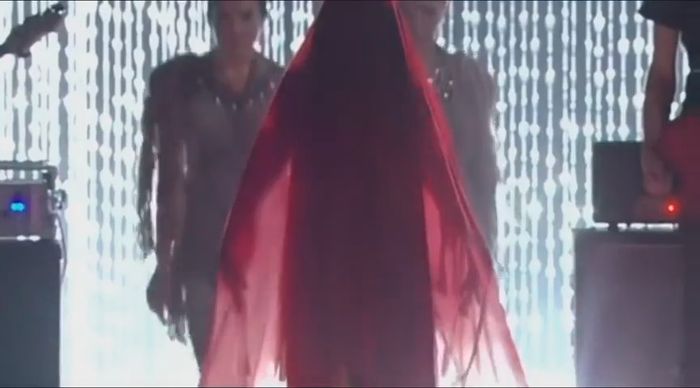bscap0086 - xX_Come and Get It LIVE at MTV Movie Awards