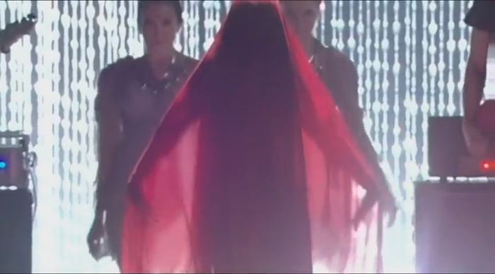 bscap0087 - xX_Come and Get It LIVE at MTV Movie Awards