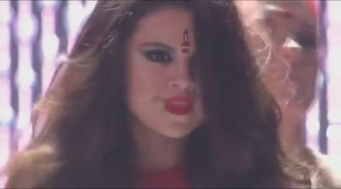 bscap0091 - xX_Come and Get It LIVE at MTV Movie Awards