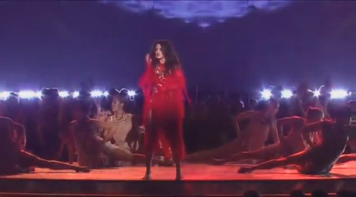 bscap0606 - xX_Come and Get It LIVE at MTV Movie Awards 2