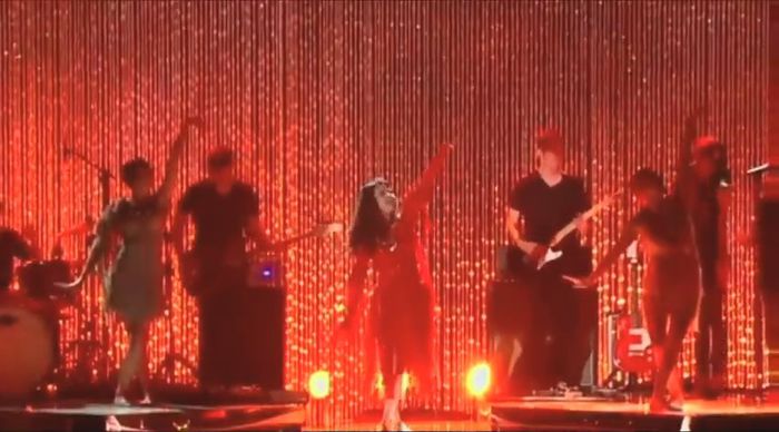 bscap0100 - xX_Come and Get It LIVE at MTV Movie Awards