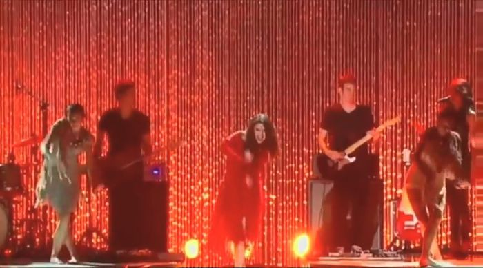 bscap0104 - xX_Come and Get It LIVE at MTV Movie Awards