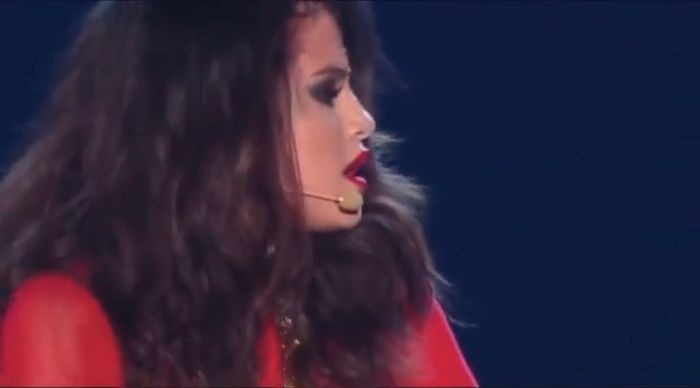 bscap0618 - xX_Come and Get It LIVE at MTV Movie Awards 2