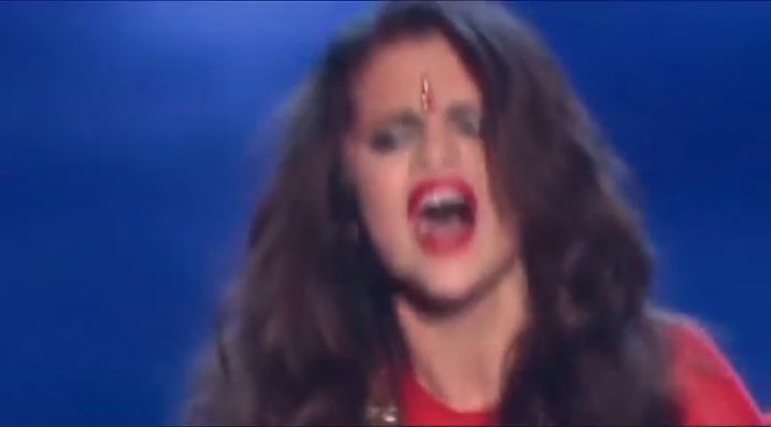bscap0624 - xX_Come and Get It LIVE at MTV Movie Awards 2
