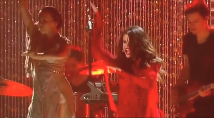 bscap0113 - xX_Come and Get It LIVE at MTV Movie Awards