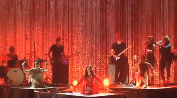 bscap0118 - xX_Come and Get It LIVE at MTV Movie Awards