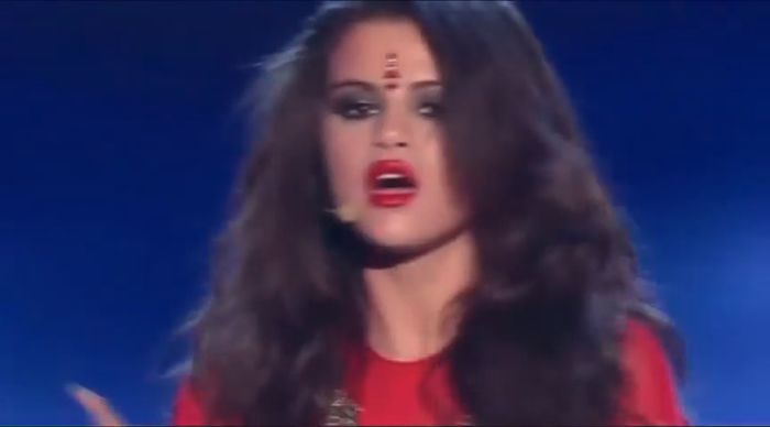 bscap0634 - xX_Come and Get It LIVE at MTV Movie Awards 2
