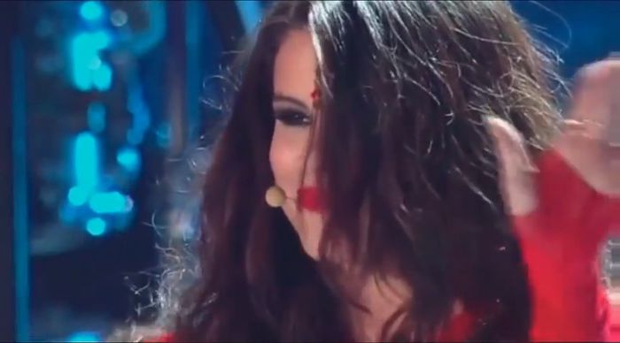 bscap0149 - xX_Come and Get It LIVE at MTV Movie Awards