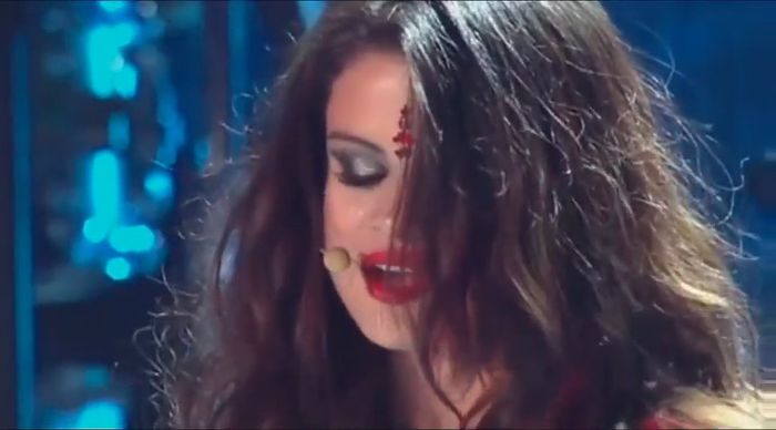 bscap0152 - xX_Come and Get It LIVE at MTV Movie Awards