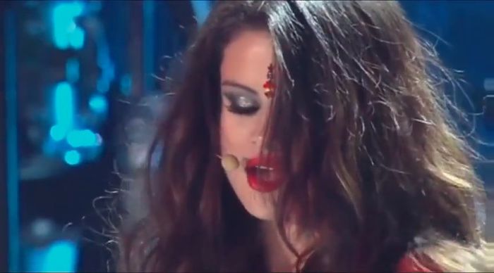 bscap0153 - xX_Come and Get It LIVE at MTV Movie Awards