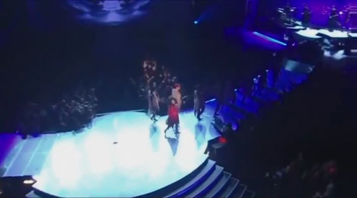 bscap0666 - xX_Come and Get It LIVE at MTV Movie Awards 2