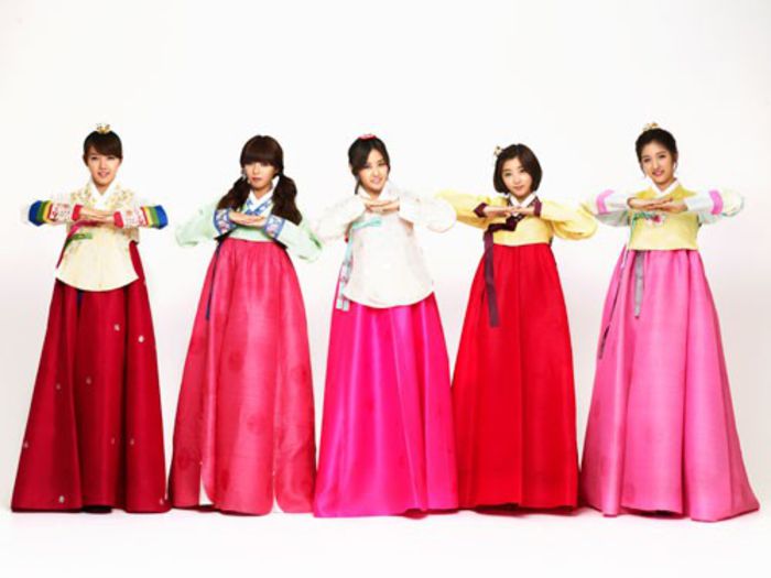 4minute - 1 Korean idols in hanbok