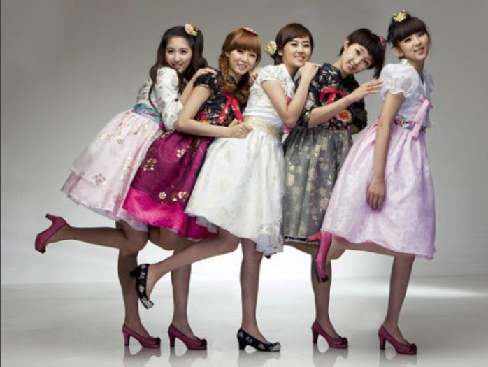 4minute1 - 1 Korean idols in hanbok