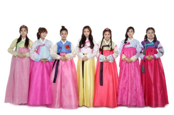 a pin - 1 Korean idols in hanbok