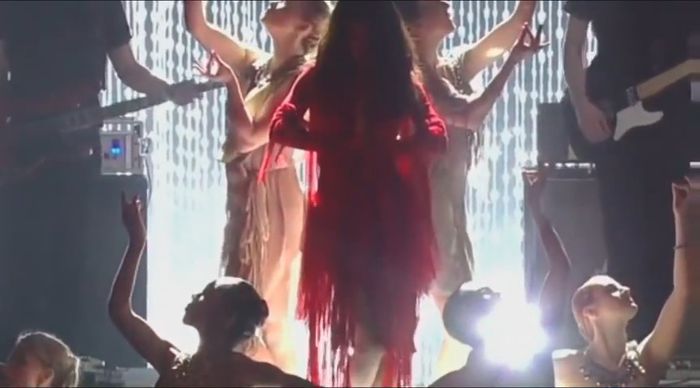 bscap0769 - xX_Come and Get It LIVE at MTV Movie Awards 2