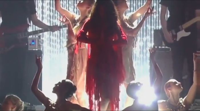 bscap0771 - xX_Come and Get It LIVE at MTV Movie Awards 2