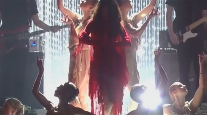 bscap0772 - xX_Come and Get It LIVE at MTV Movie Awards 2