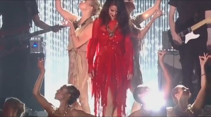 bscap0786 - xX_Come and Get It LIVE at MTV Movie Awards 2